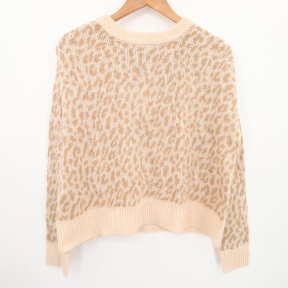 Jessica Simpson Sweater Beige Leopard Print Animal Pattern Pullover Crewneck XS - Picture 1 of 8